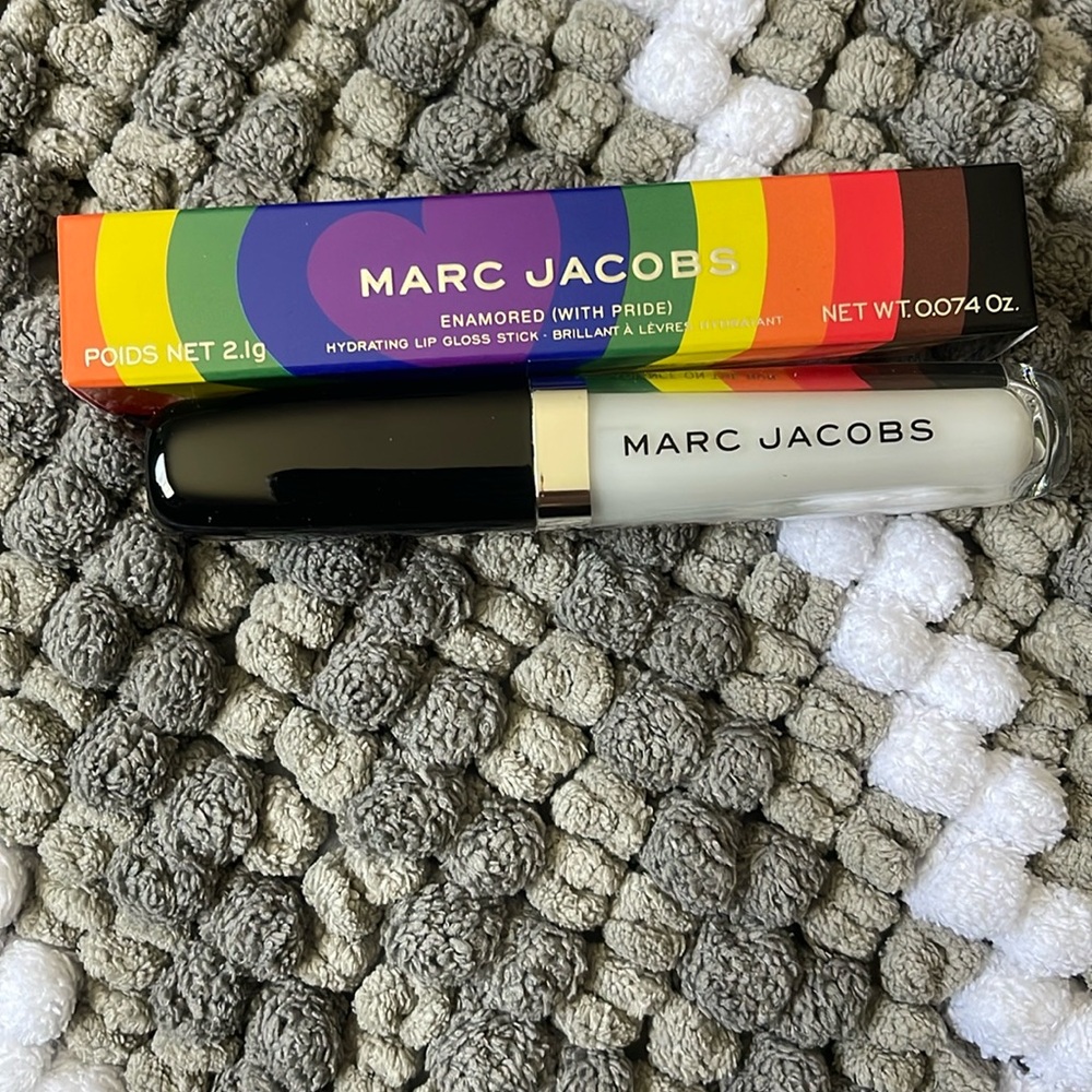 Marc Jacobs 566 Dancing Sheen Pride Edition Enamored - Picture 3 of 5